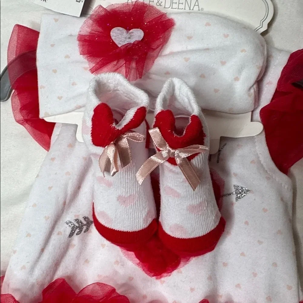 Kyle & Deena Baby 3 Piece “You Stole My Heart” Tulle Outfit. Size 0-3 Months.